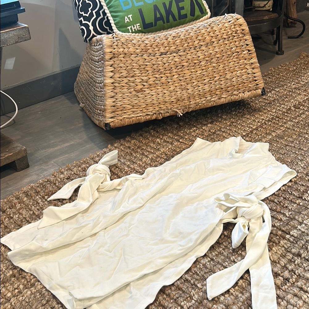 Discreet KTB Clothing White‎ Highneck Beach Coverup/Dress Size Small